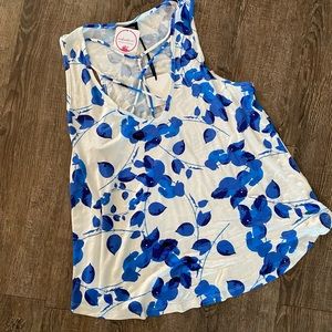 NWT White/Blue Leaf Printed Tank